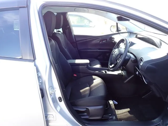 プリウス（トヨタ）の車両写真