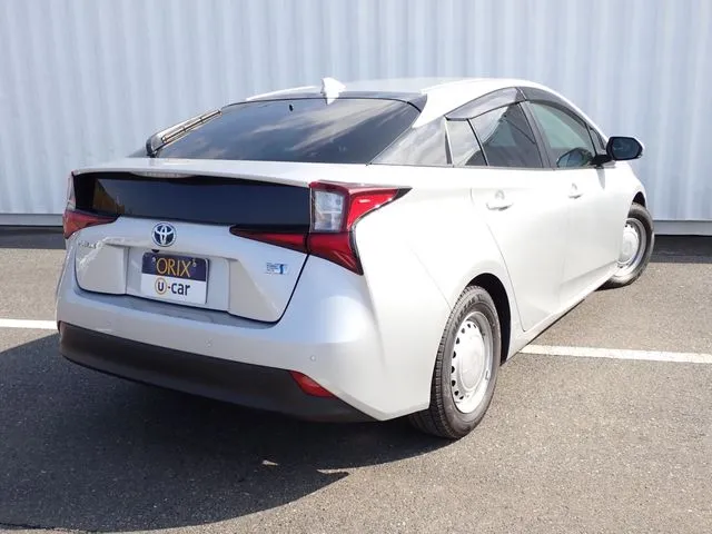 プリウス（トヨタ）の車両写真