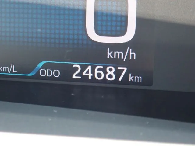 プリウス（トヨタ）の車両写真