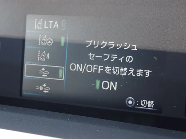 プリウス（トヨタ）の車両写真