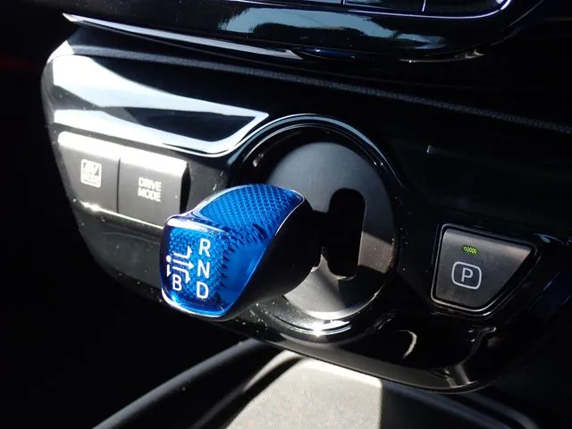 プリウス（トヨタ）の車両写真