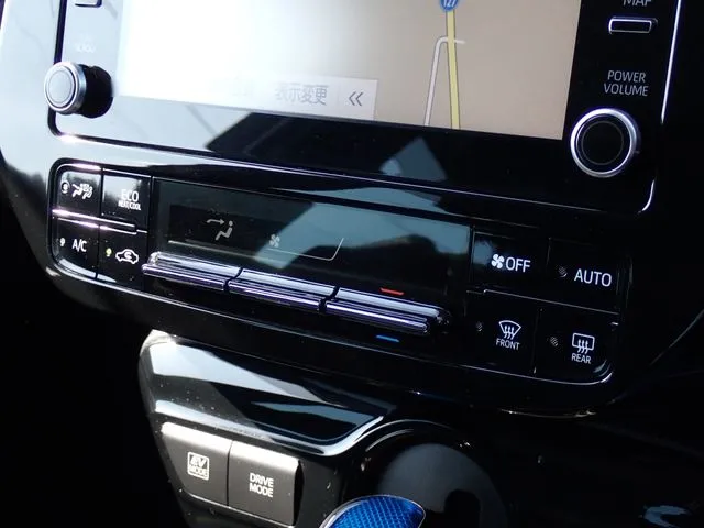 プリウス（トヨタ）の車両写真