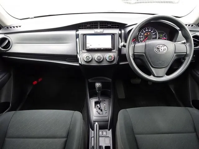 カローラアクシオ（トヨタ）の車両写真