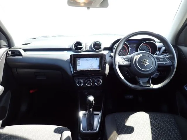 スズキ　スイフト