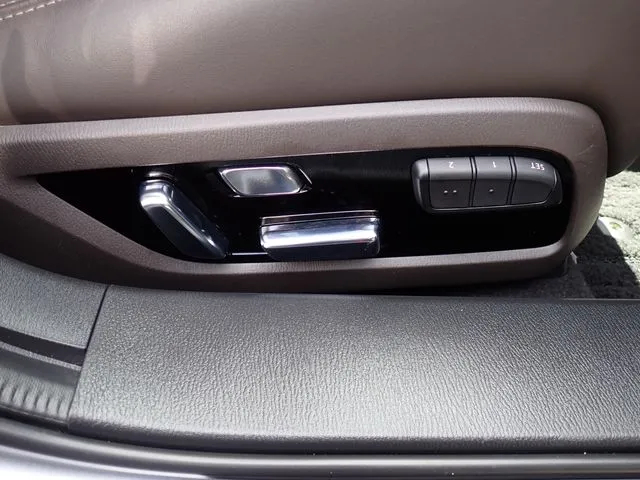 MAZDA6 セダン(マツダ)の車両写真