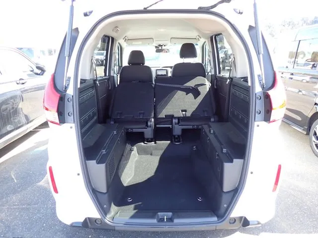 ホンダ　フリードプラス　ハイブリッド