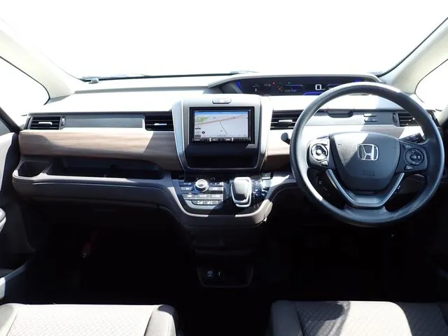 ホンダ　フリードプラス　ハイブリッド