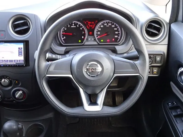 ノート（ニッサン）の車両写真