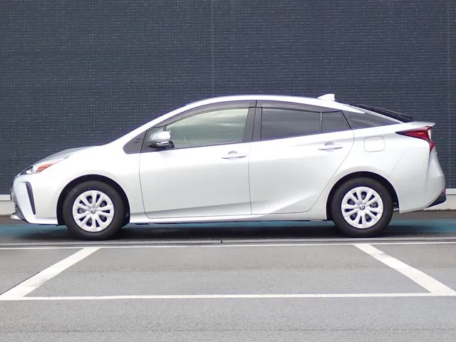 トヨタ プリウス