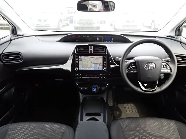 トヨタ プリウス