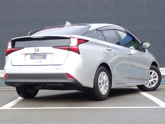 トヨタ プリウス