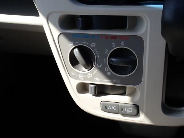 ダイハツ　ムーヴ　４ＷＤ