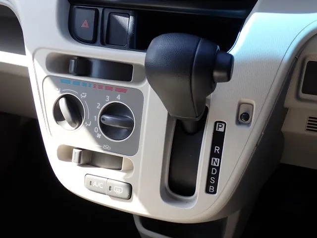 ダイハツ　ムーヴ　４ＷＤ