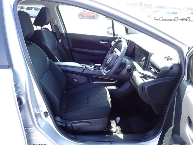 ニッサン　ノート　４ＷＤ