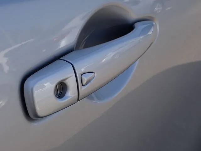 ニッサン　ノート　４ＷＤ