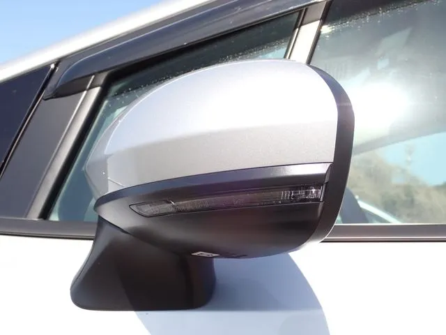 ニッサン　ノート　４ＷＤ