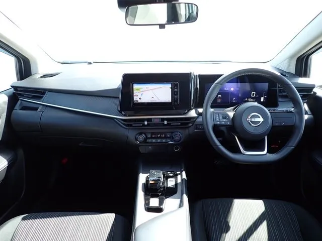 ニッサン　ノート　４ＷＤ