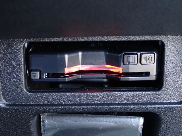 ニッサン　ノート　４ＷＤ