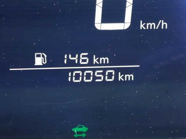 ニッサン　ノート　４ＷＤ