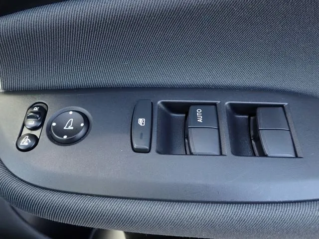 ホンダ　フィット　４ＷＤ