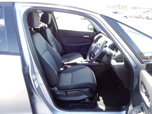 ホンダ　フィット　４ＷＤ