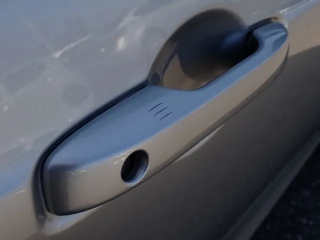 ホンダ　フィット　４ＷＤ