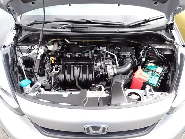 ホンダ　フィット　４ＷＤ