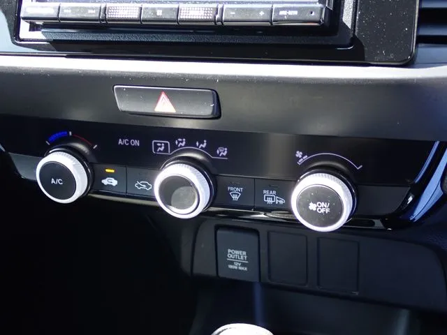 ホンダ　フィット　４ＷＤ