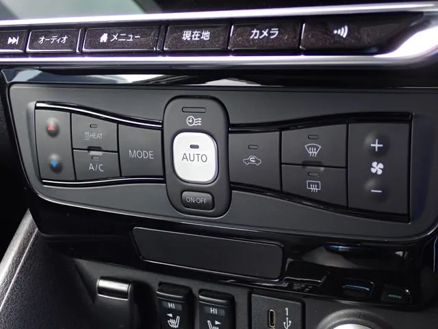 リーフ(ニッサン)の車両写真