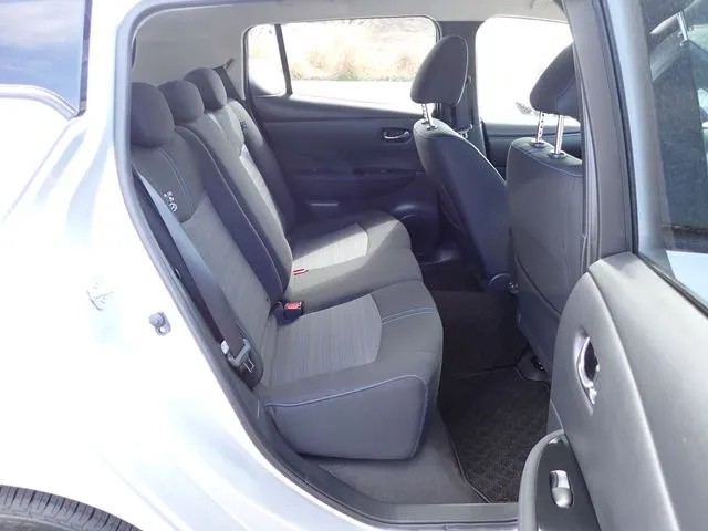 リーフ(ニッサン)の車両写真