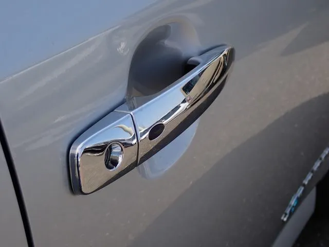 リーフ(ニッサン)の車両写真