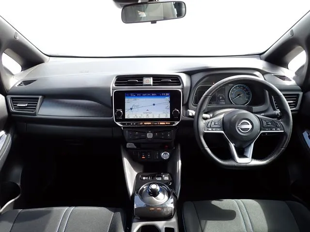 リーフ(ニッサン)の車両写真