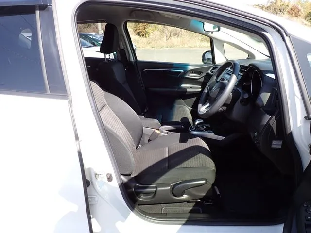 ホンダ　フィット　ハイブリッド