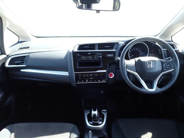 ホンダ　フィット　ハイブリッド