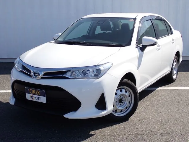トヨタ　カローラアクシオ　４ＷＤ