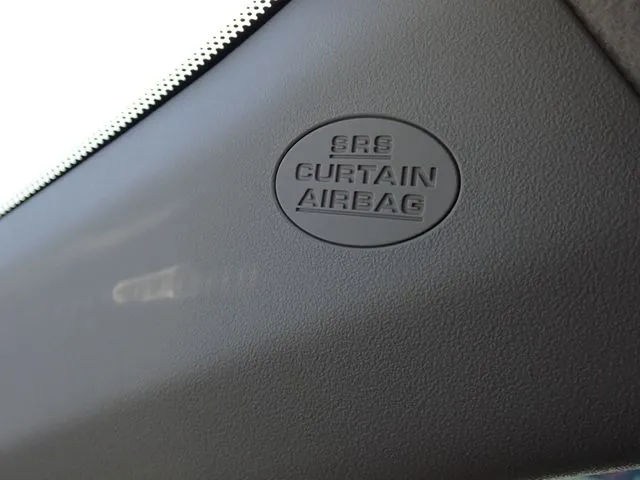 トヨタ　カローラアクシオ　４ＷＤ