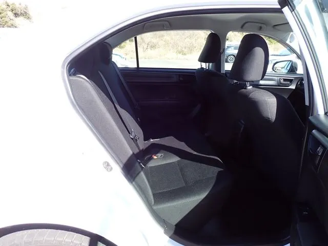 トヨタ　カローラアクシオ　４ＷＤ