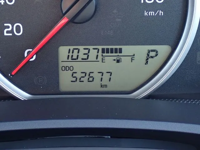 トヨタ　カローラアクシオ　４ＷＤ