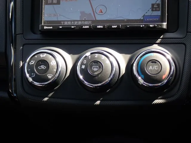 トヨタ　カローラアクシオ　４ＷＤ