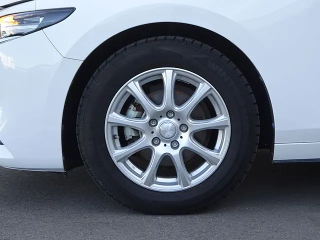 ＭＡＺＤＡ３　セダン（マツダ）の車両写真