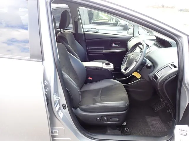 トヨタ プリウス アルファ