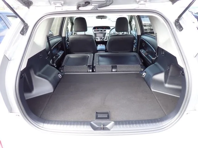 トヨタ プリウス アルファ