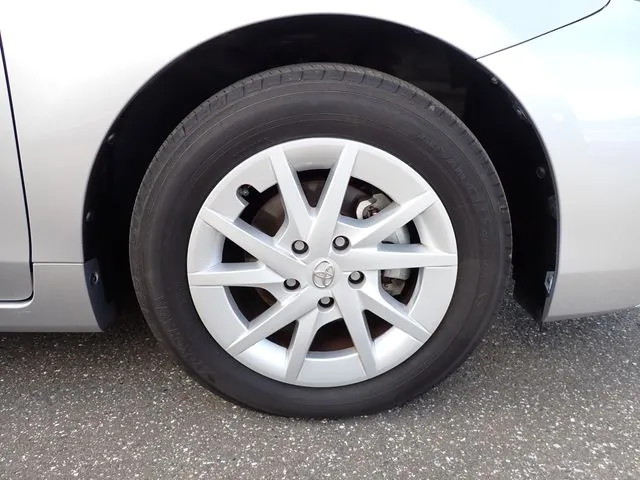 トヨタ プリウス アルファ