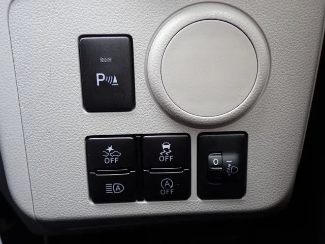 ミラ　イース（ダイハツ）の車両写真