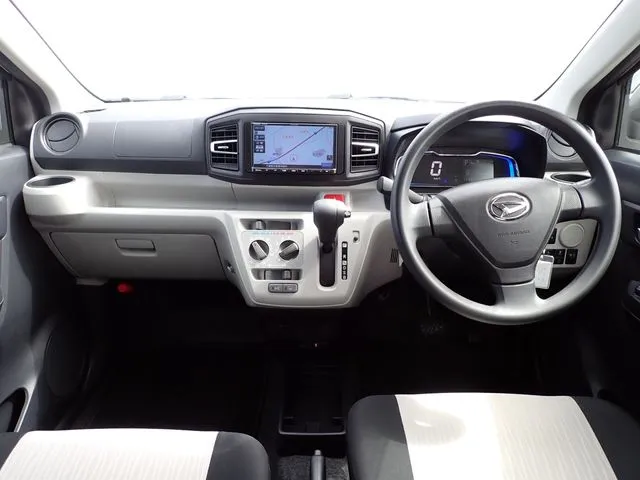 ミラ　イース（ダイハツ）の車両写真