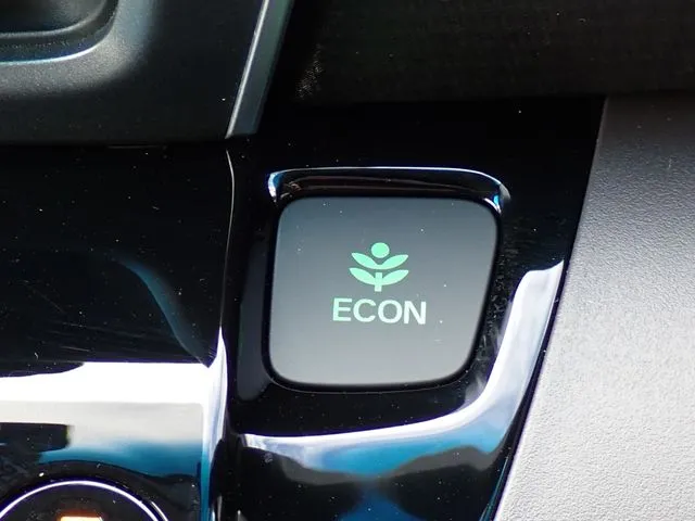 フリードプラス　ハイブリッド（ホンダ）の車両写真