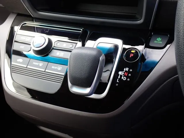 フリードプラス　ハイブリッド（ホンダ）の車両写真