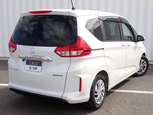 フリードプラス　ハイブリッド（ホンダ）の車両写真