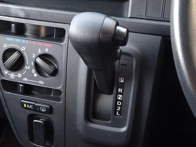 ハイゼットカーゴ（ダイハツ）の車両写真