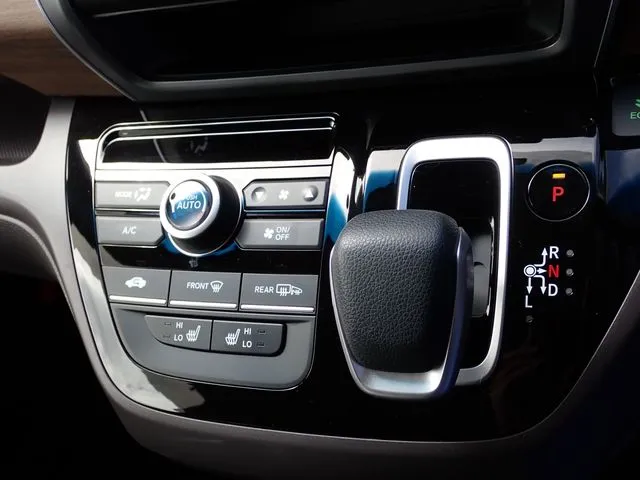 フリードプラス　ハイブリッド（ホンダ）の車両写真